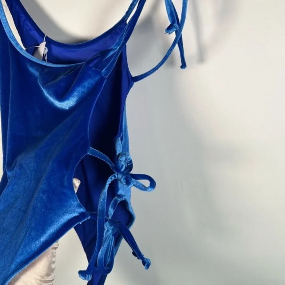 NWT FRANKIES BIKINS Swim Made in USA‎ 🇺🇸 Honey Velvet Cheeky One Piece Size M